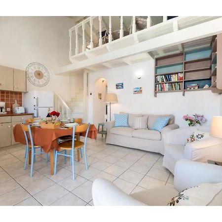 Апартаменты Faye'S Loft Гайос Экстерьер фото