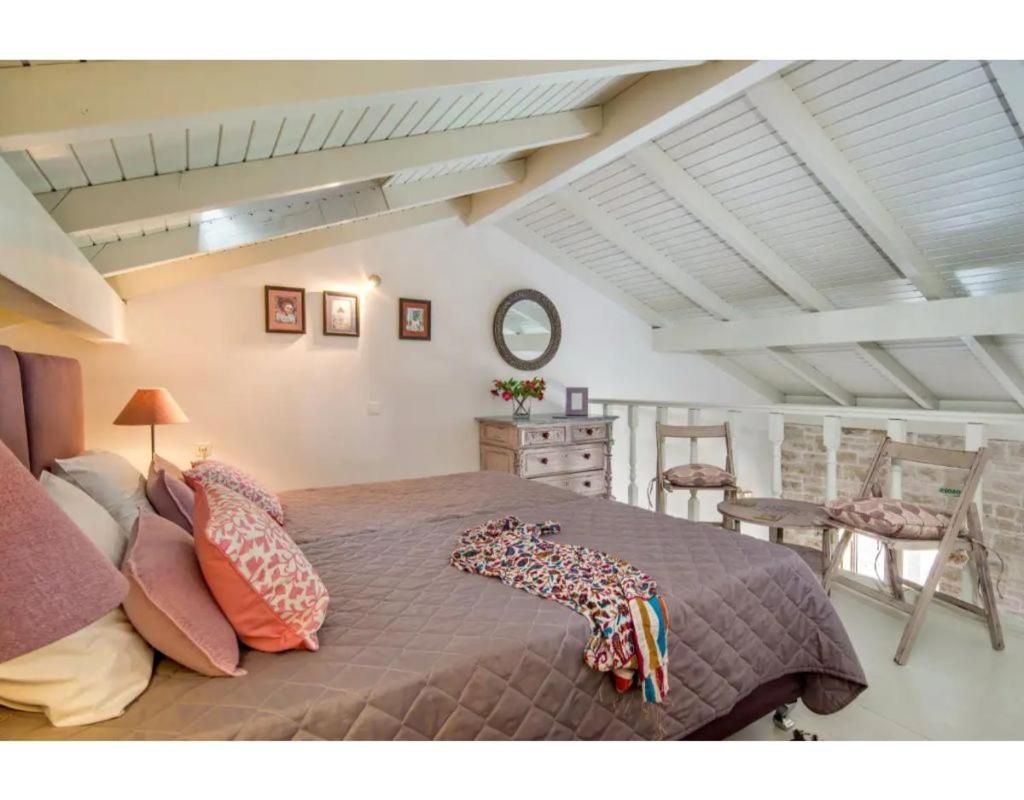 Апартаменты Faye'S Loft Гайос Экстерьер фото