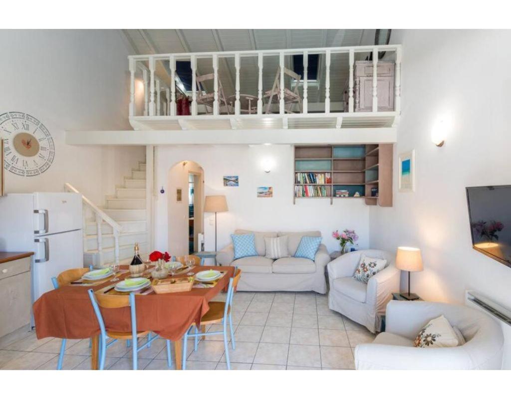 Апартаменты Faye'S Loft Гайос Экстерьер фото